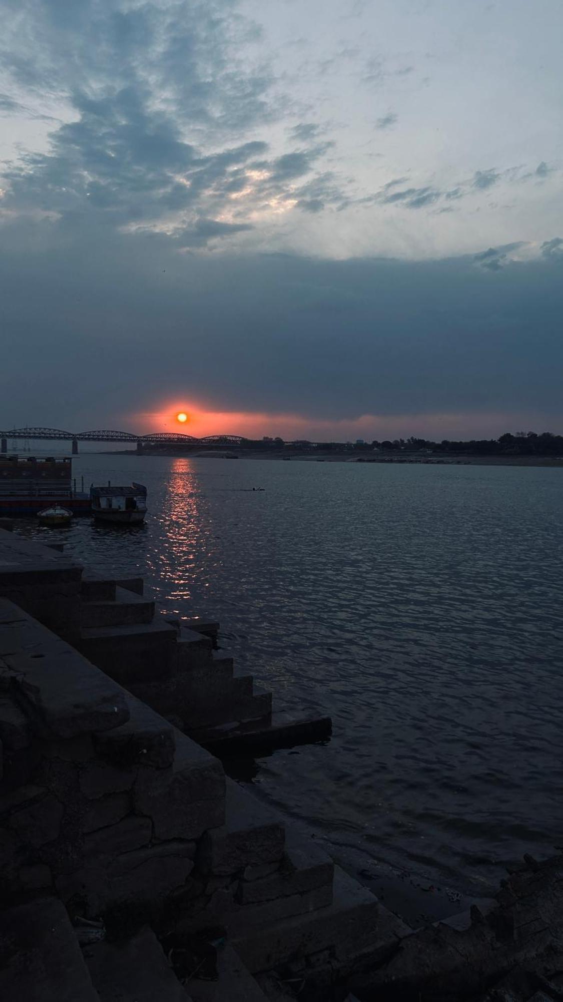 Tandon Lodge On The Ganga Ghat Homestay Bénarès Extérieur photo